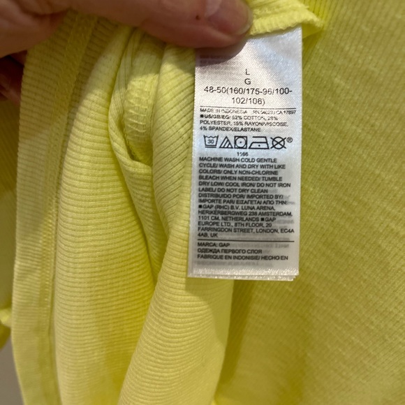 Size Large NWT Gap 
Essential Rib Henley T-Shirt
Citron Yellow - Picture 6 of 6